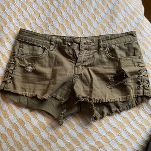 Billabong army green shorts